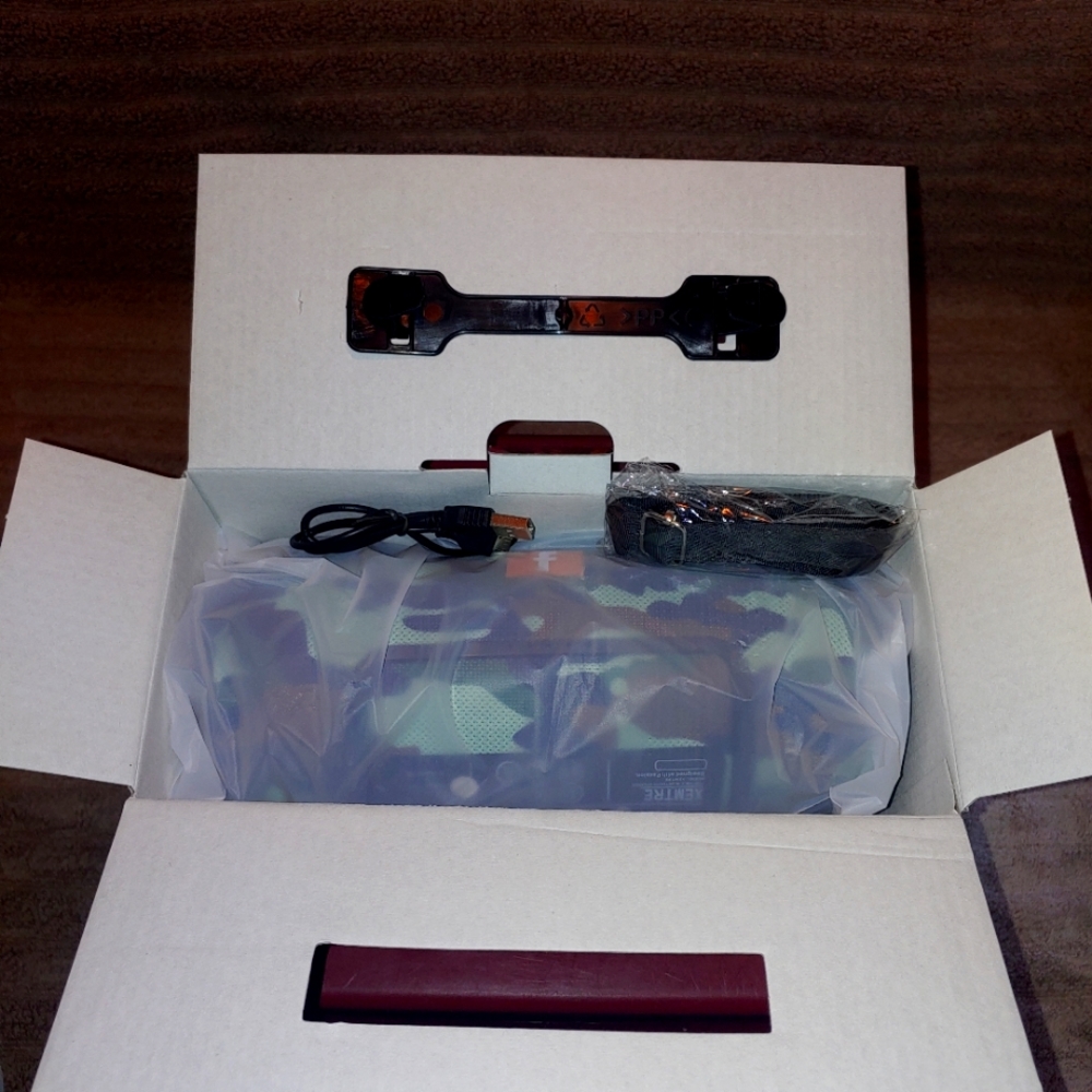 Bluetooth Speaker Portable - Camo - Picture 6 of 13